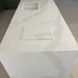 Calacatta Gold - Modern Quartz Stone - Marble Effect Range